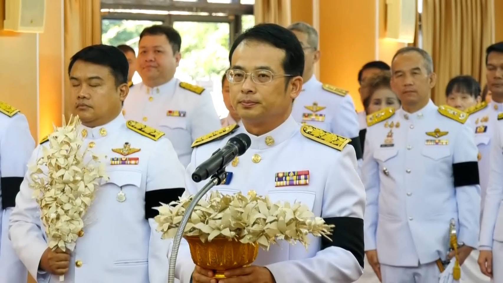 🤍🕊️อำเภอสรรคบุรี ร่วมประกอบพิธีถวายดอกไม้จันทน์และบำเพ็ญกุศล น้อมรำลึกในพระมหากรุณาธิคุณ สมเด็จพระบรมราชชนนีพันปีหลวง