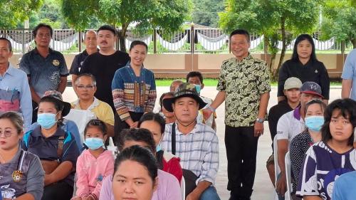 🎗️ พช.สรรคบุรี จังหวัดชัยนาท ลงพื้นที่ร่วมส่งมอบถุงยังชีพจากเหล่ากาชาดจังหวัดชัยนาท ช่วยเหลือผู้ประสบอุทกภัยในพื้นที่🌊