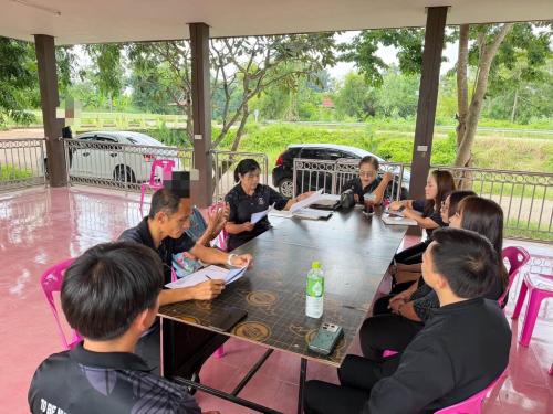 🎗️สพอ.สรรคบุรี จังหวัดชัยนาท ร่วมลงพื้นที่ติดตามลูกหนี้ค้างชำระเงินกองทุนพัฒนาบทบาทสตรี ❣️